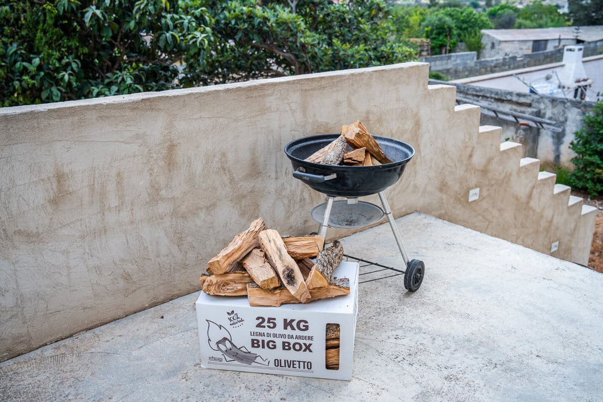 Legna e scaglie di ulivo per BBQ e affumicatura